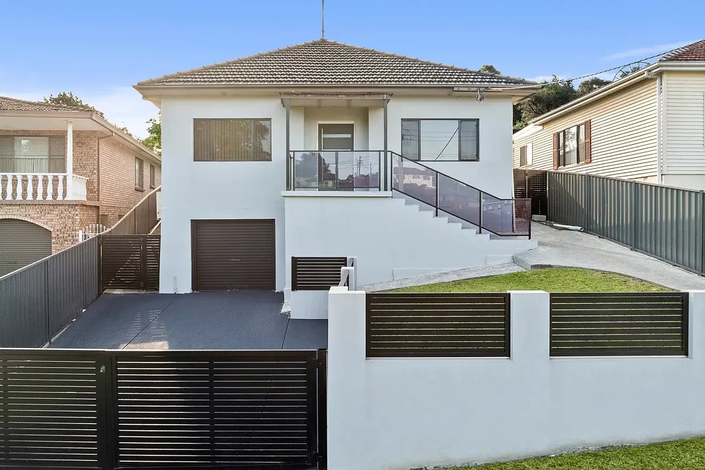 18 Auburn Parade, Cringila, NSW 2502