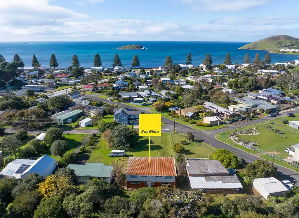 Encounter Bay 3 Bedroom Permanent Ocean & Island Views