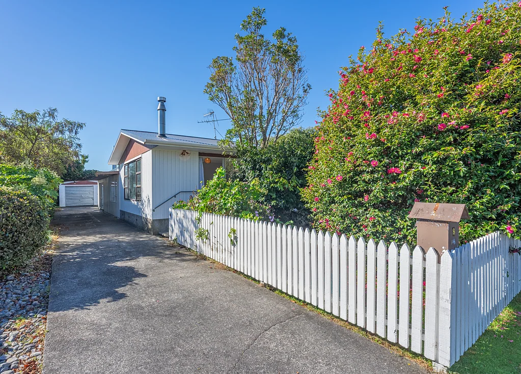 8 Andrew Street, Waikanae, Kapiti Coast, Wellington