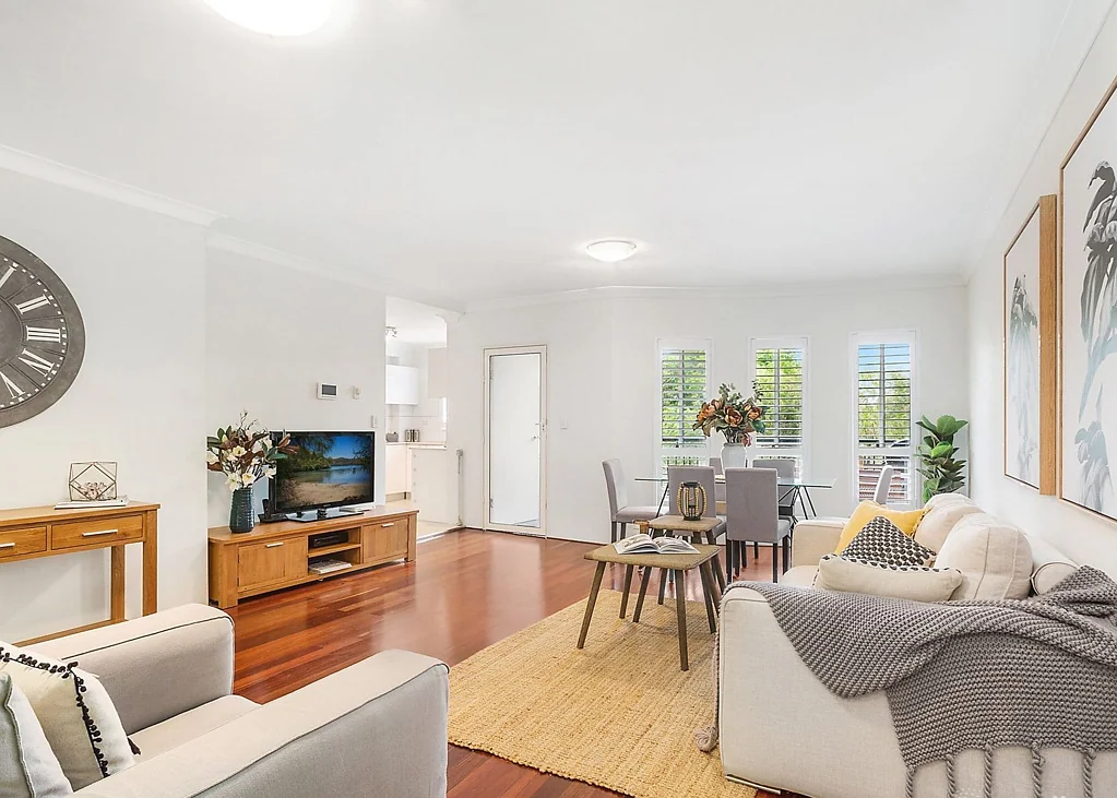 Parkside Living in a Stylish Modern Apartment