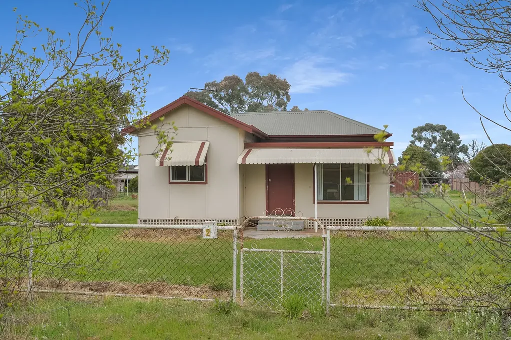 2 Myrangle Street, Yeoval, NSW 2868