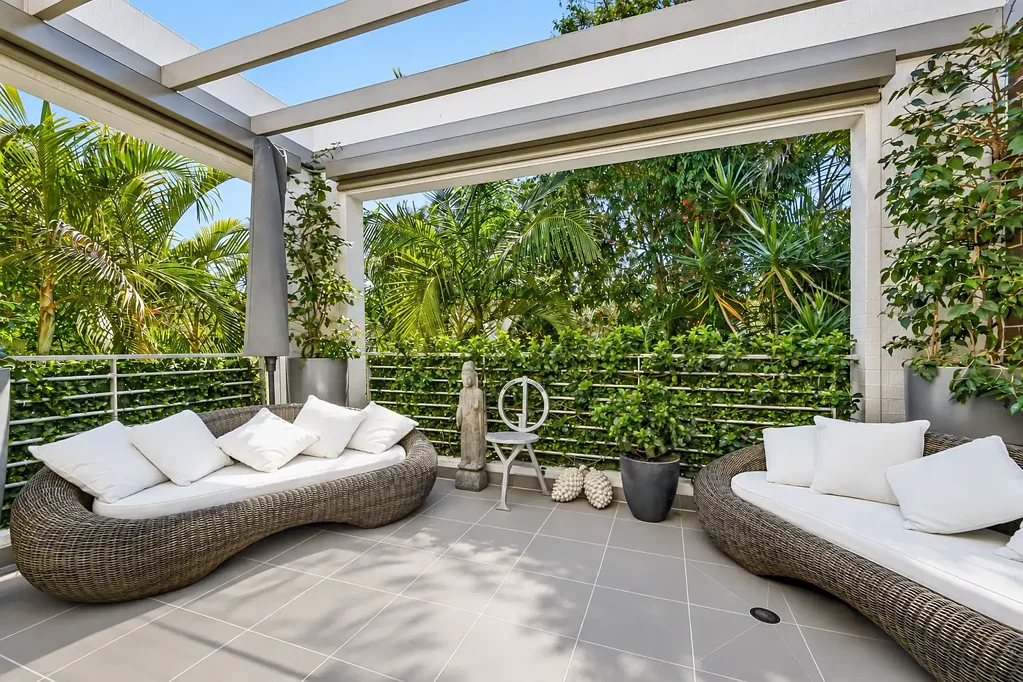 Warriewood 3房 汉普顿风格的优雅与别墅般的宽敞空间 Hamptons-Inspired Elegance with House-Like Proportions
