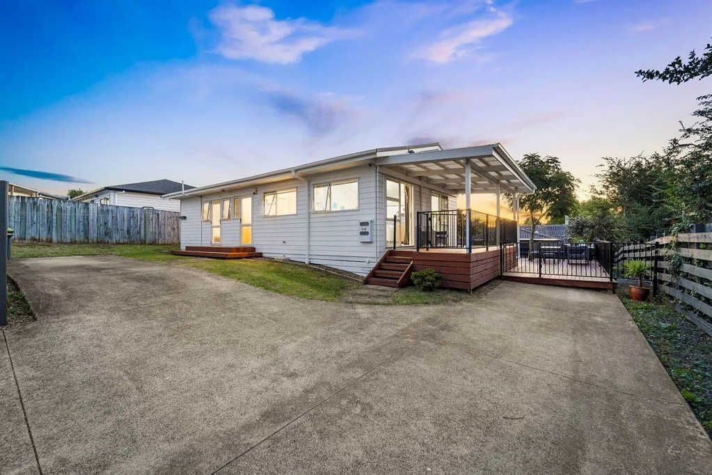 3 bedroom home Tucked  back from the road