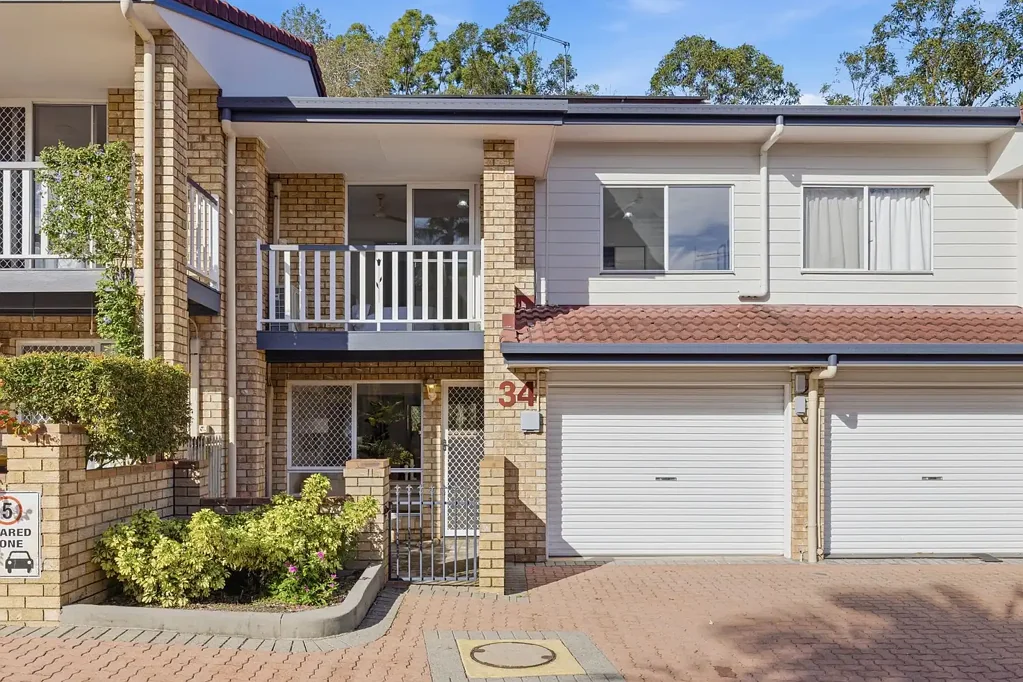 Calamvale 3房  Contemporary Townhouse Living in a Secure Calamvale Complex with Resort-Style Amenities