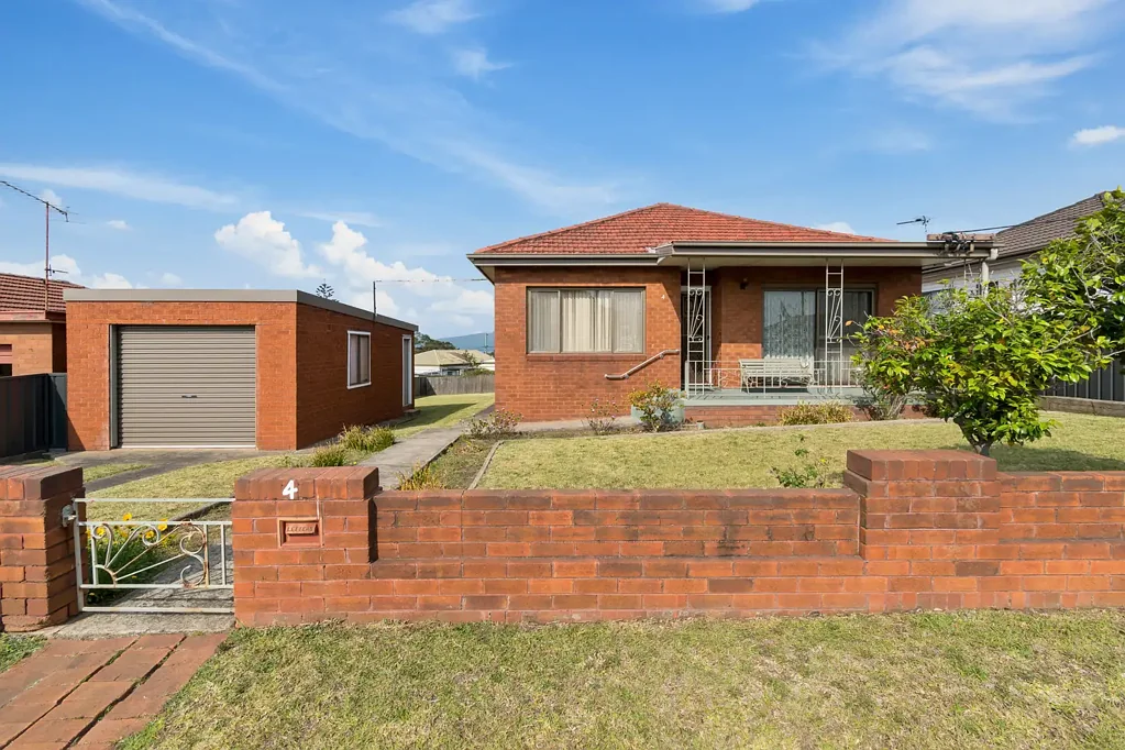 4 Blaxland Avenue, Warrawong, NSW 2502