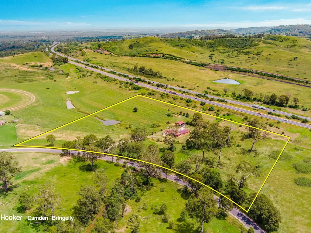 Douglas Park 8Habitaciones Prime Development Opportunity!!