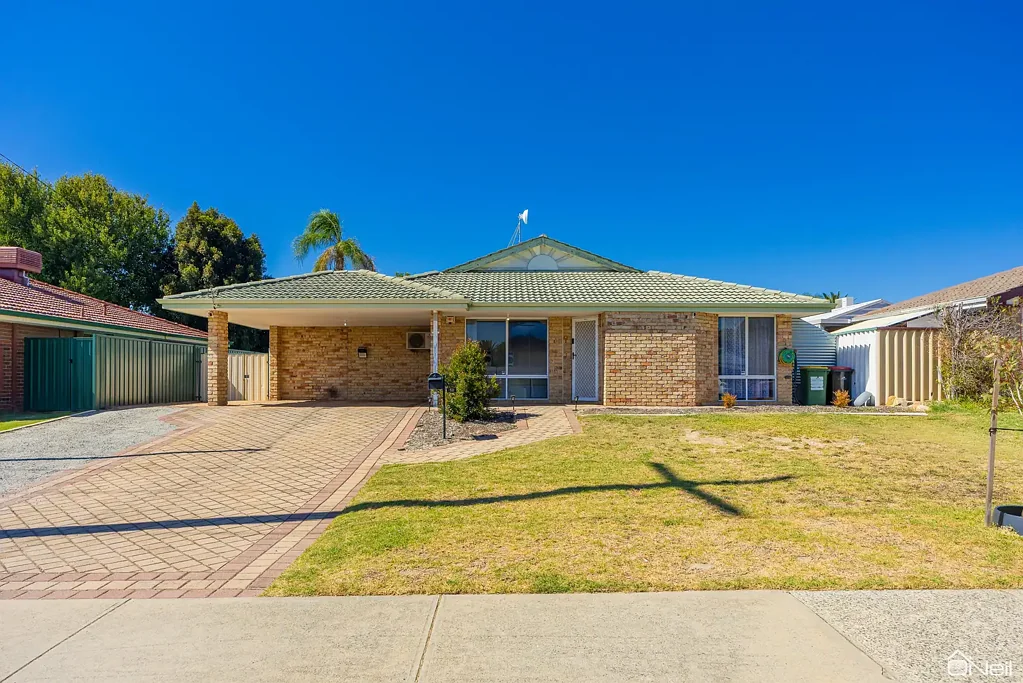 52 Henderson Drive, Seville Grove, WA 6112