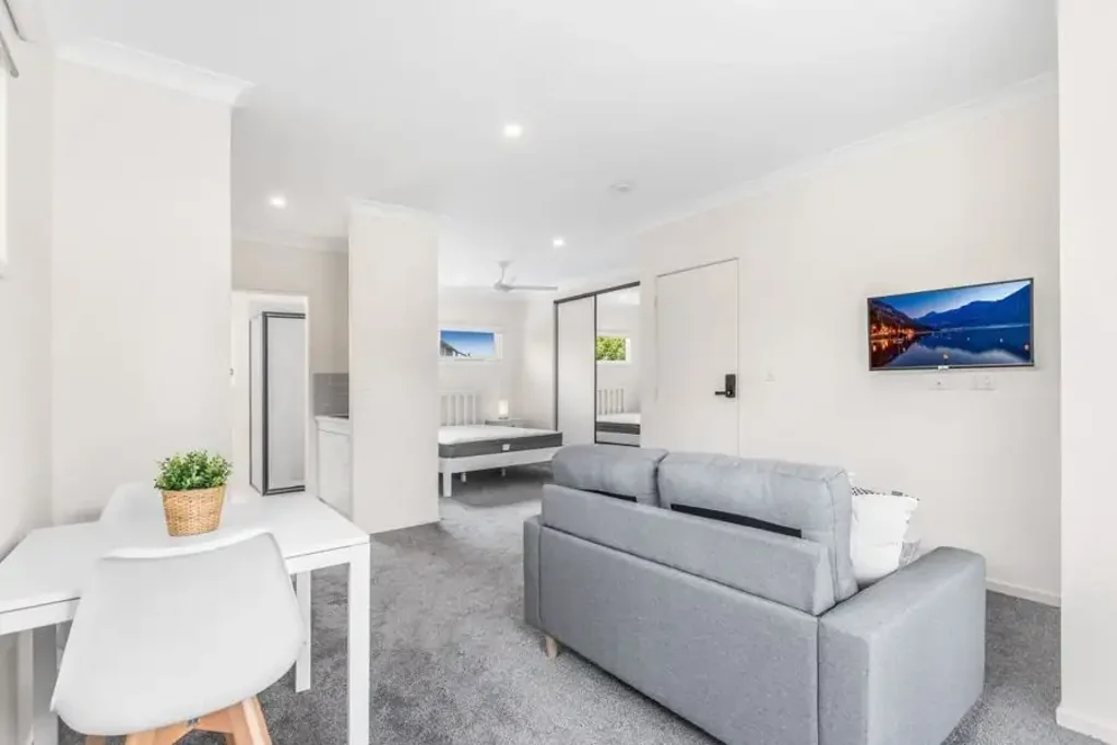 BEAUTIFUL STUDIO UNIT IN BALD HILLS