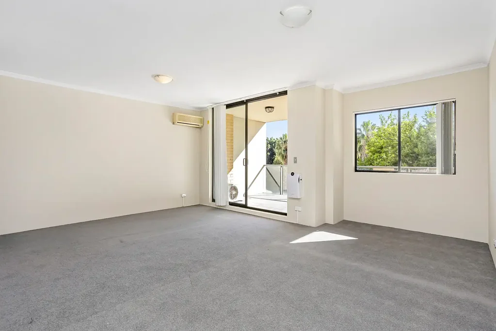 Modern 3 Bedroom Apartment in Prime Strathfield Location