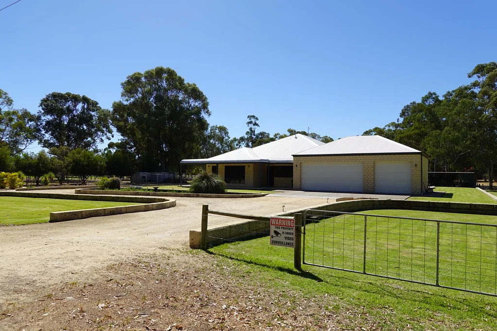 Hopeland A Sensational Rural Lifestyle Property First Time Offered