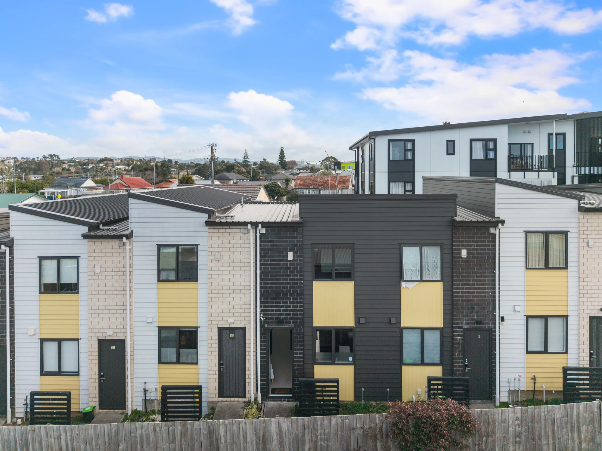 New Lynn 2कमरा Why Pay Rent When You Could Own?
