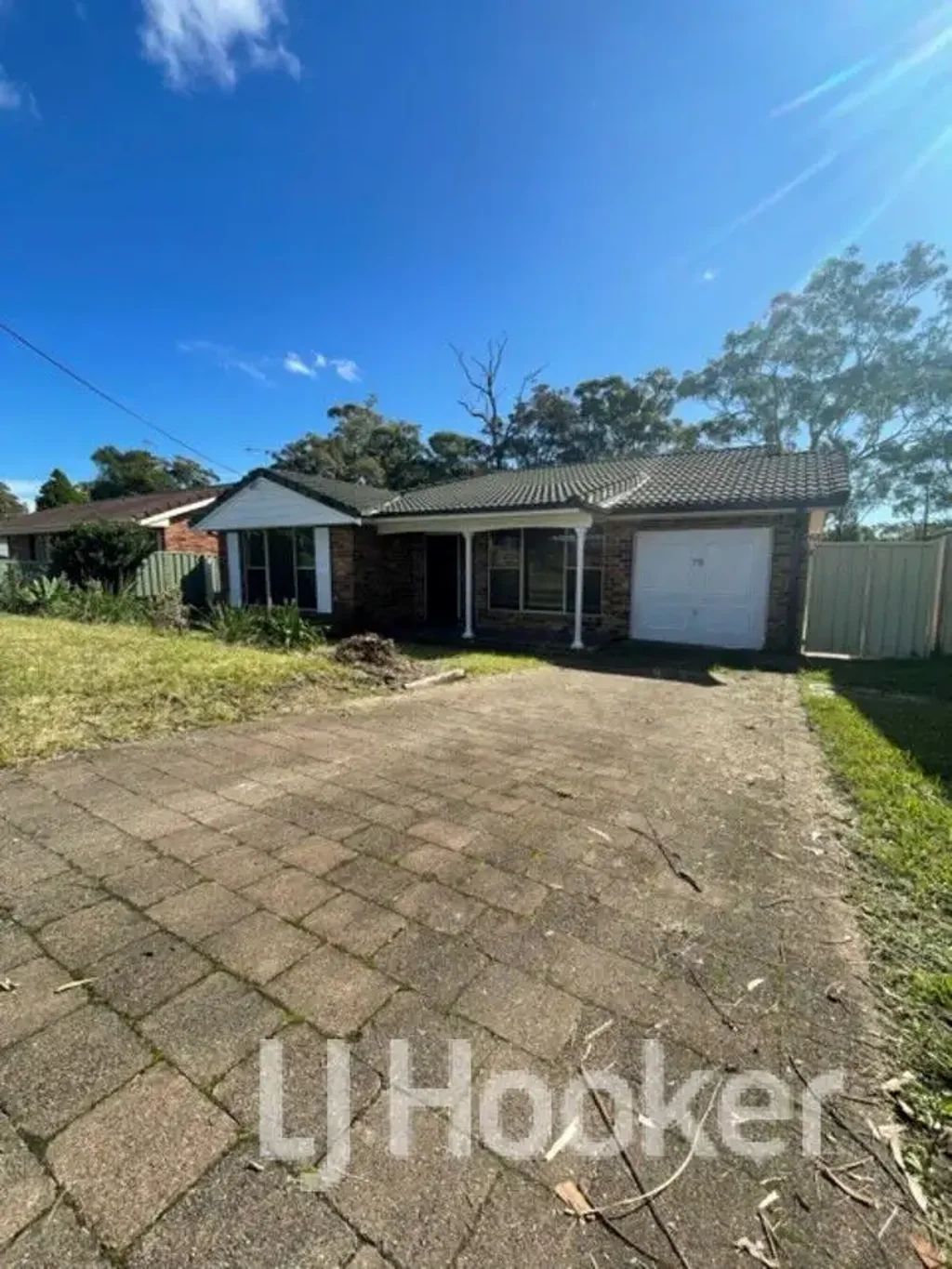 Tidy home with the golf course at your backyard