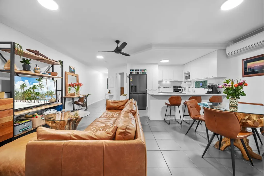 Mooroobool 3ห้องนอน Light, Bright & Convenient