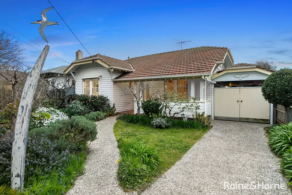 8 Collingwood Road, Newport, VIC 3015