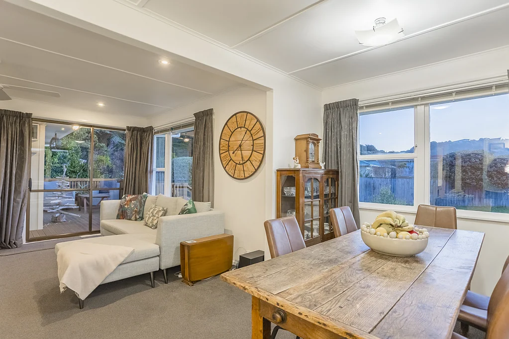 Paraparaumu 3 Bedroom Cosy Weatherboard Cracker