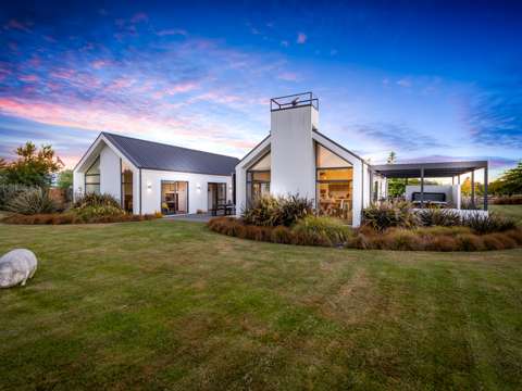 West Melton 4房  Stylish Home, Large Section & with Studio