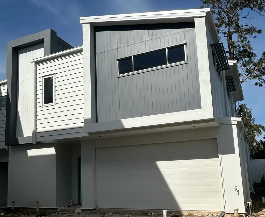 Woody Point 3 Bedroom Stylish New 3 Bedroom Townhouses in a Fantastic Location Minutes Stroll to Waters Edge Woody Point
