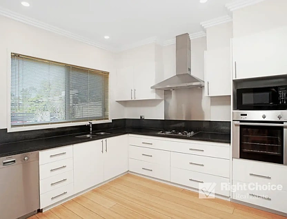 3/142 Princes Highway, Unanderra, Wollongong - Greater Region, 3房, 2浴, Townhouse