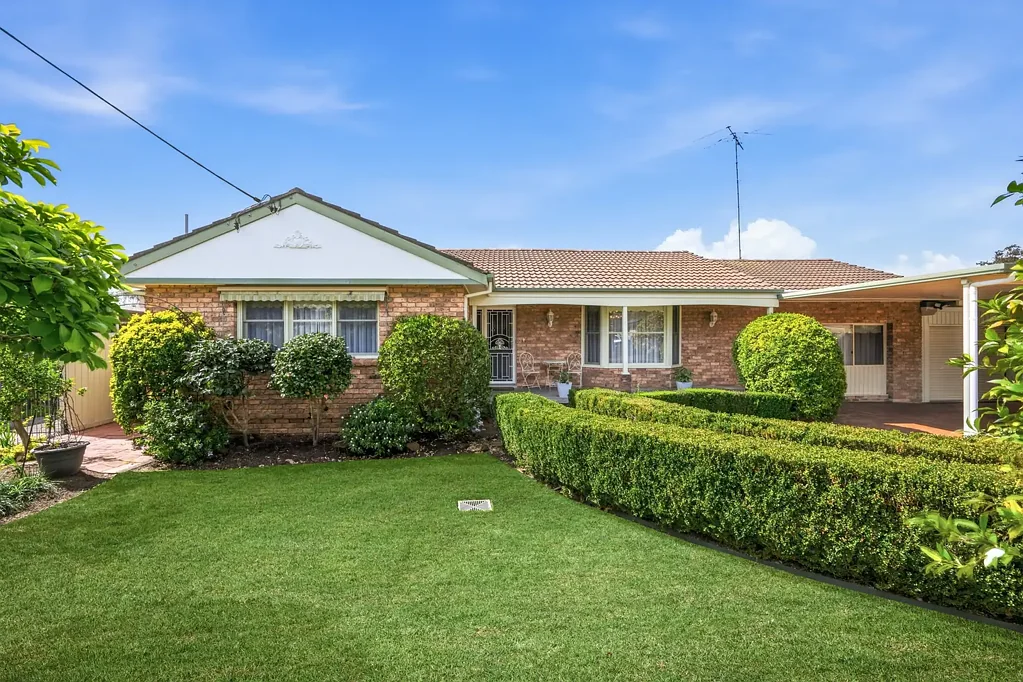 Emu Plains 4બેડરૂમ Spacious Family Living in  a Peaceful Emu Plains Cul-de-Sac