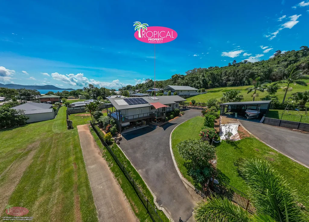 South Mission Beach 4Kwarto Elevated Family Home with Views + Storage for Boat and Caravan !