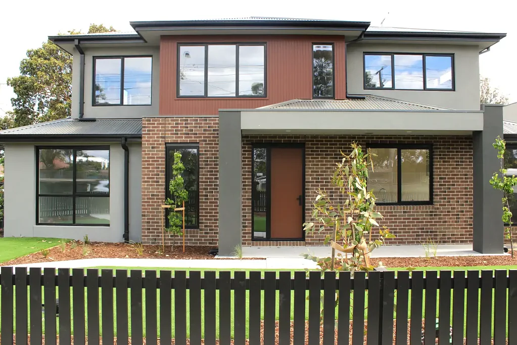 Modern Luxury in the Heart of Reservoir!