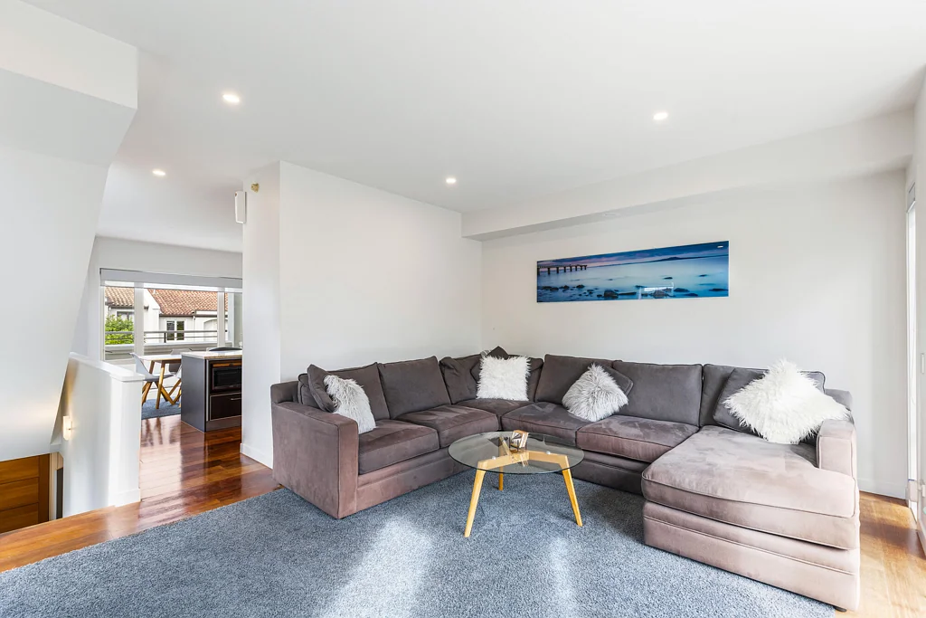 Albany 2房  $960,000 | A Lifestyle You'll Look Forward to Coming Home