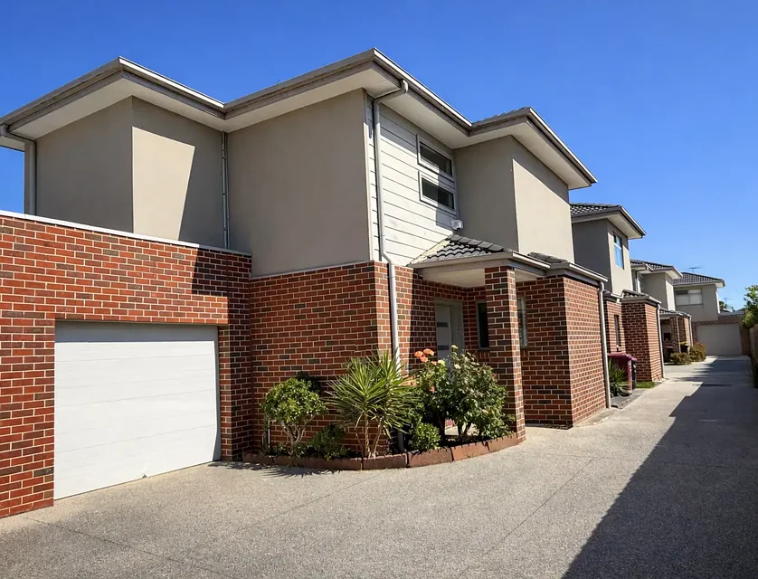 2/927 Heatherton Road, Springvale, VIC 3171, 3 phòng ngủ, 2 phòng tắm, Townhouse