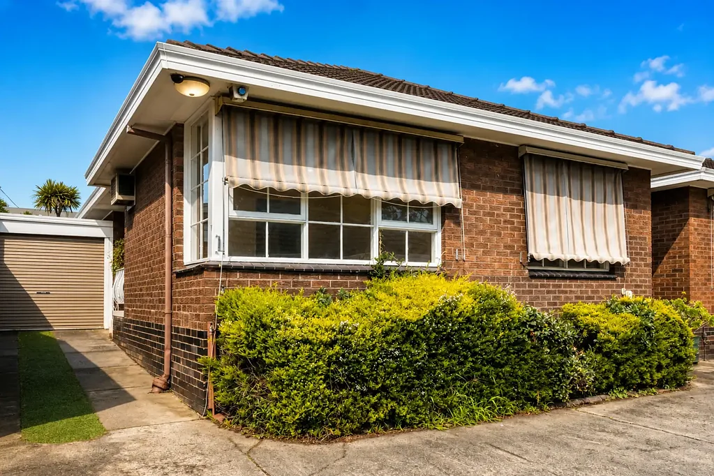 SPACIOUS AND WELL MAINTAINED VILLA