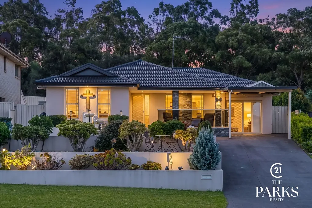 Cecil Hills 4Zimmer Renovated Family Entertainer on a Rare 711sqm Block