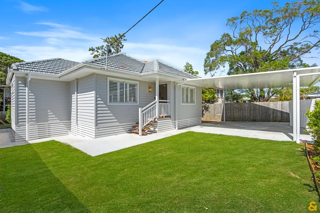 Wynnum West 3कमरा Renovated - Reconfigured & Ready for you - Wynnum Golf Course Location