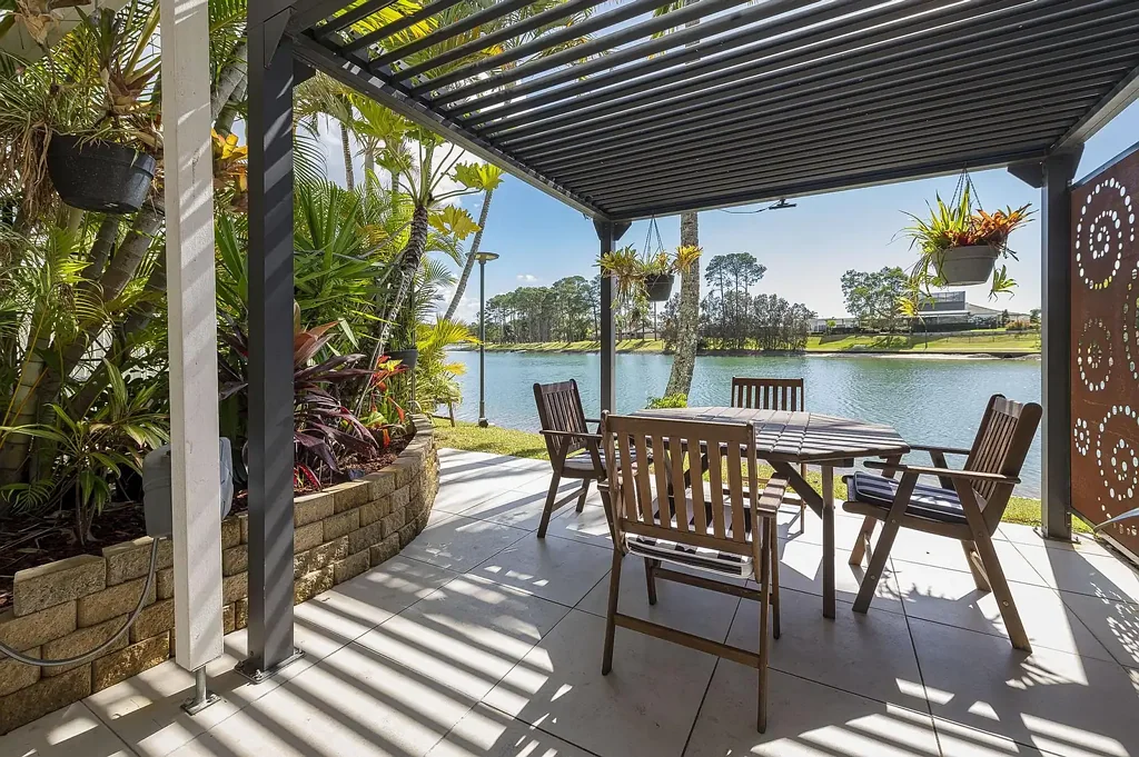 Elanora 2房  North facing waterfront !