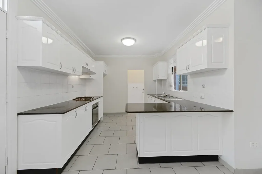 Oversized Townhouse in the heart of Kingsford