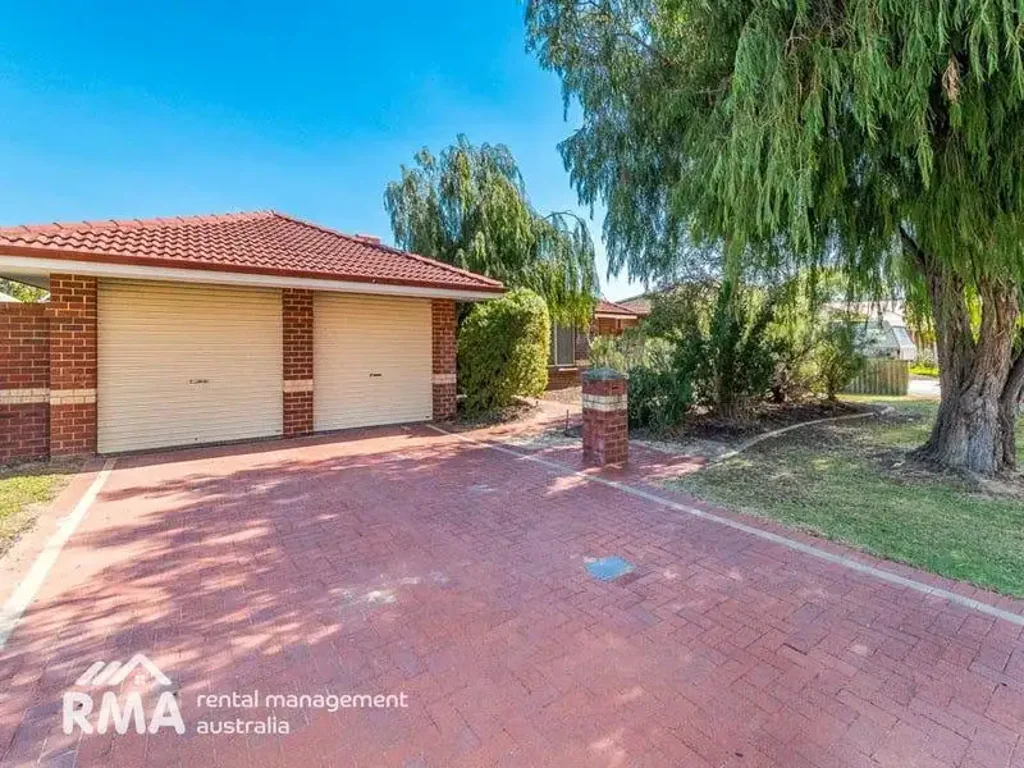 Spacious 5x2 Home with Side Access & Multiple Living Areas!