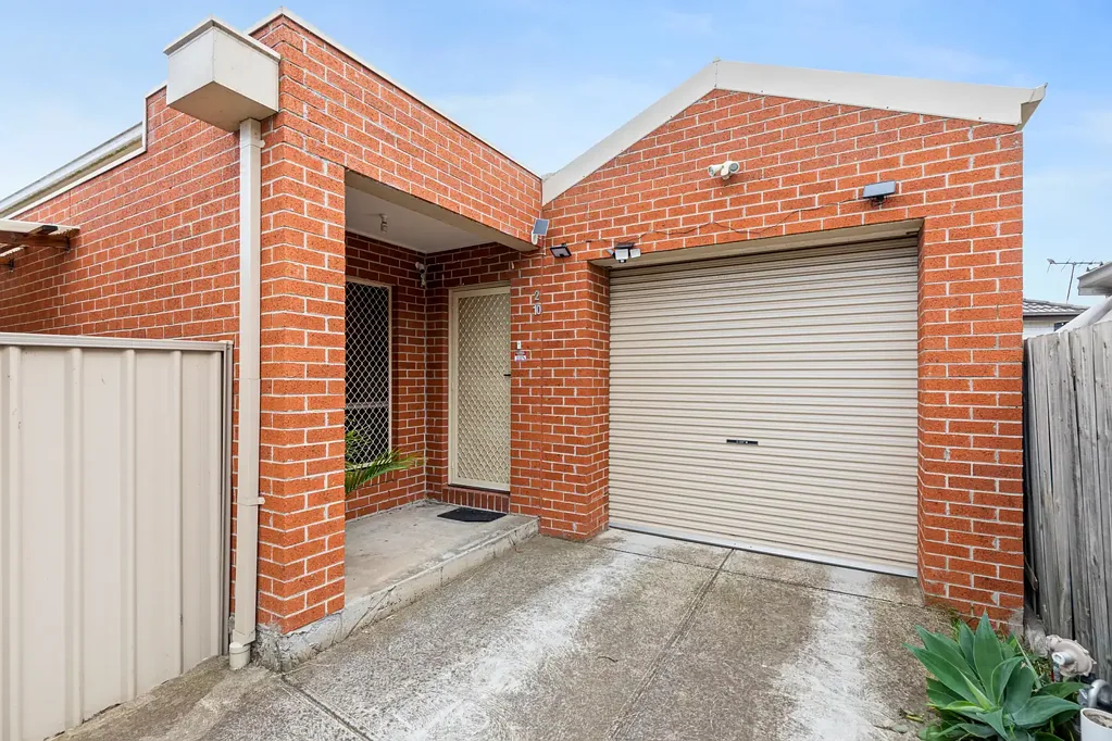 2/10 Camdale Parade, St Albans, VIC 3021