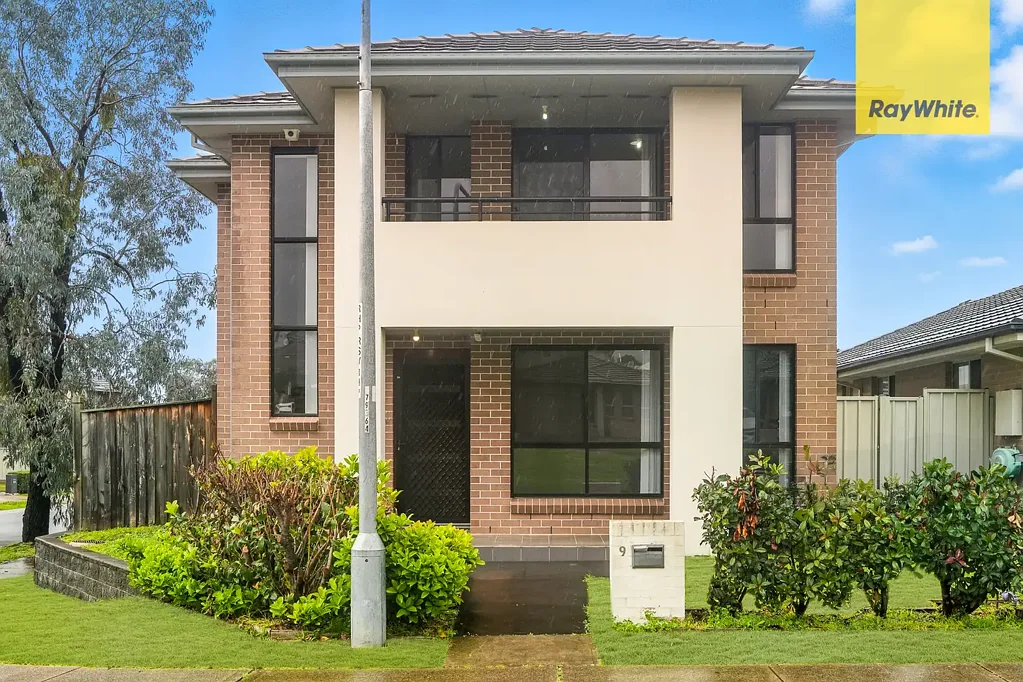 Modern 4 Bedroom Home!