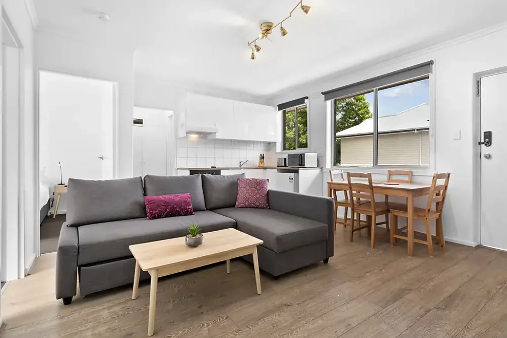 Chic Style and Unbeatable Location!