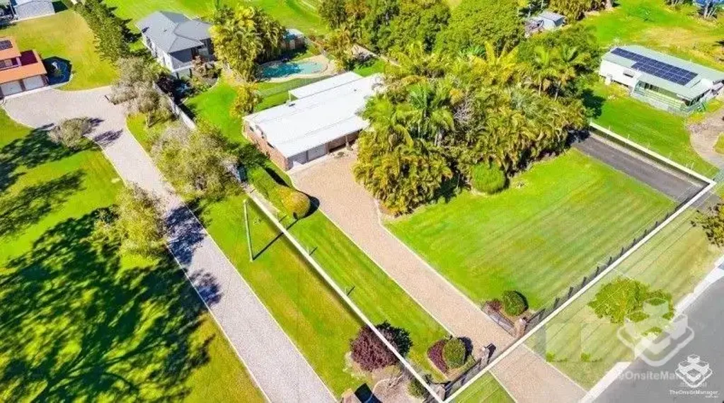 YOUR ACREAGE LIFESTYLE DUAL LIVING HOME WITH 6 BEDS