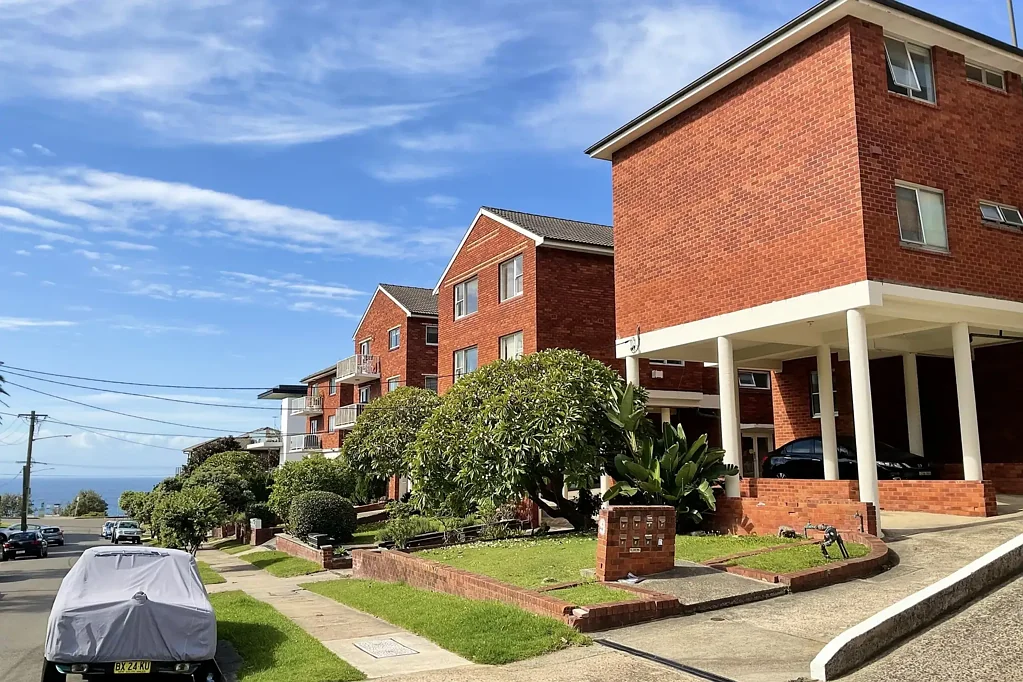 FULLY FURNISHED 2 BEDROOM APARTMENT