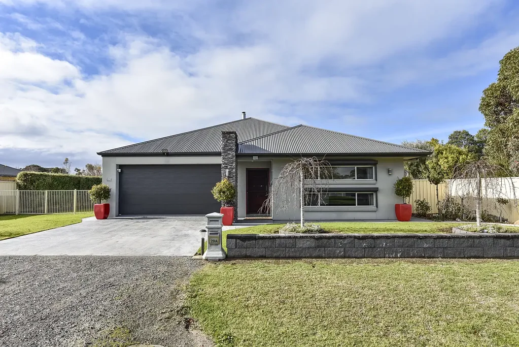 Penola 4Kwarto The Ultimate Entertainer’s Dream – Or the Perfect Low-Maintenance Home