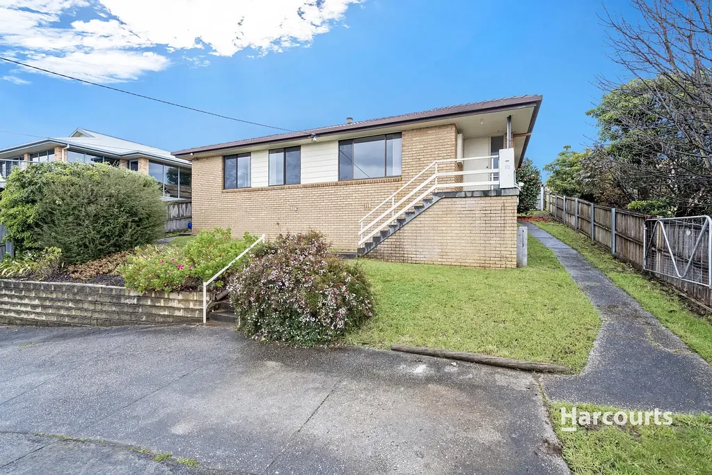 Park Grove 3房  Elevated Brick Home with Ocean Views!