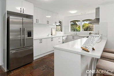 Frankston 4 Slaapkamer Spacious Four-Bedroom Family Home with Multiple Living Areas & Entertainer’s Alfresco