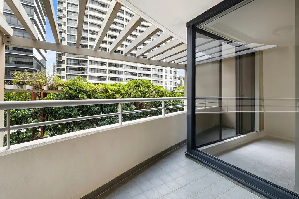 Modern & Stylish Apartment Steps from St Leonards Station