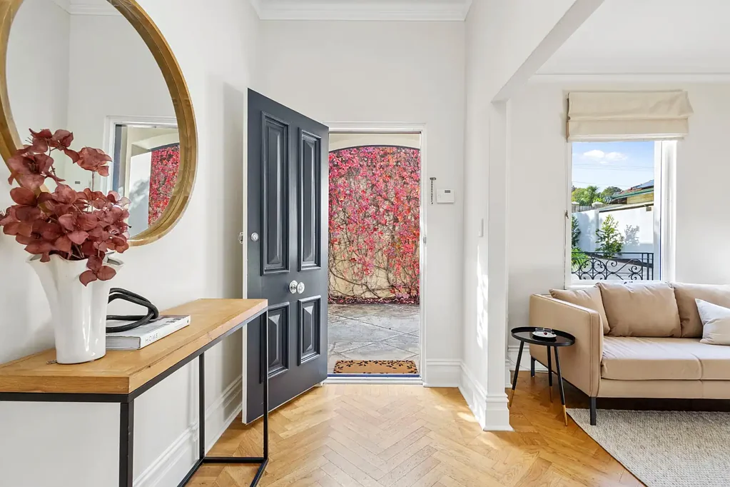 Tuart Hill 3chambre EUROPEAN CHARM MEETS MODERN CONVENIENCE