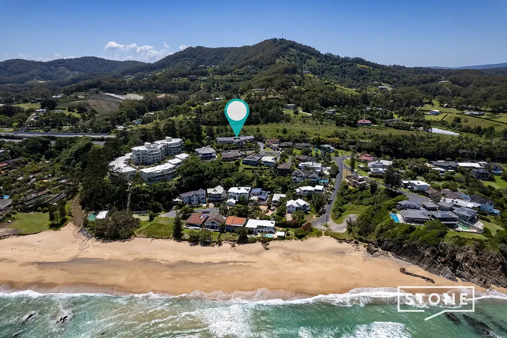 Sapphire Beach 14chambre Sapphire House Estate - a coastal landmark unlike anything else on the Coffs Coast.