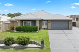 5 Windermere Road, Lochinvar