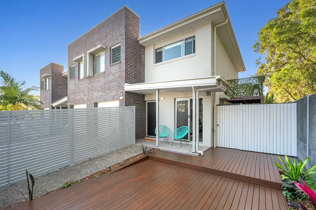 3/16 Sapphire Place, Elanora, QLD 4221