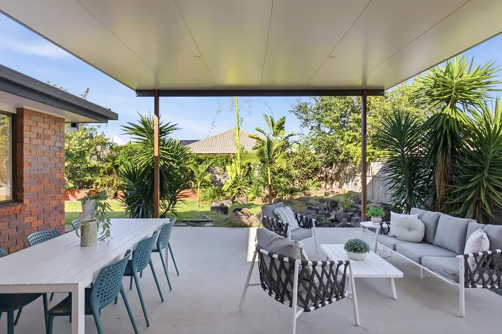 Manly West 3房 Manly湾畔私宅 545㎡阔地 多功能餐厅 5车位带船位 太阳能安全系统 学区房近海 Spacious Family Home with Huge Entertaining Area - Prime Bayside Living in Manly West