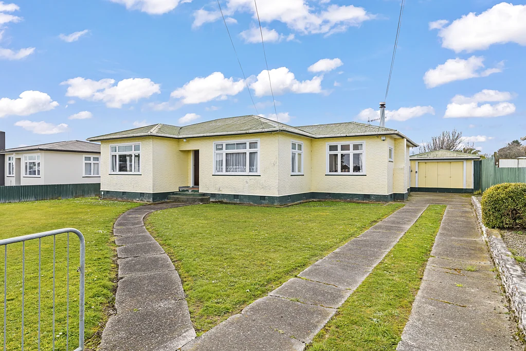 Marton 3房  1950s classic on a quarter acre