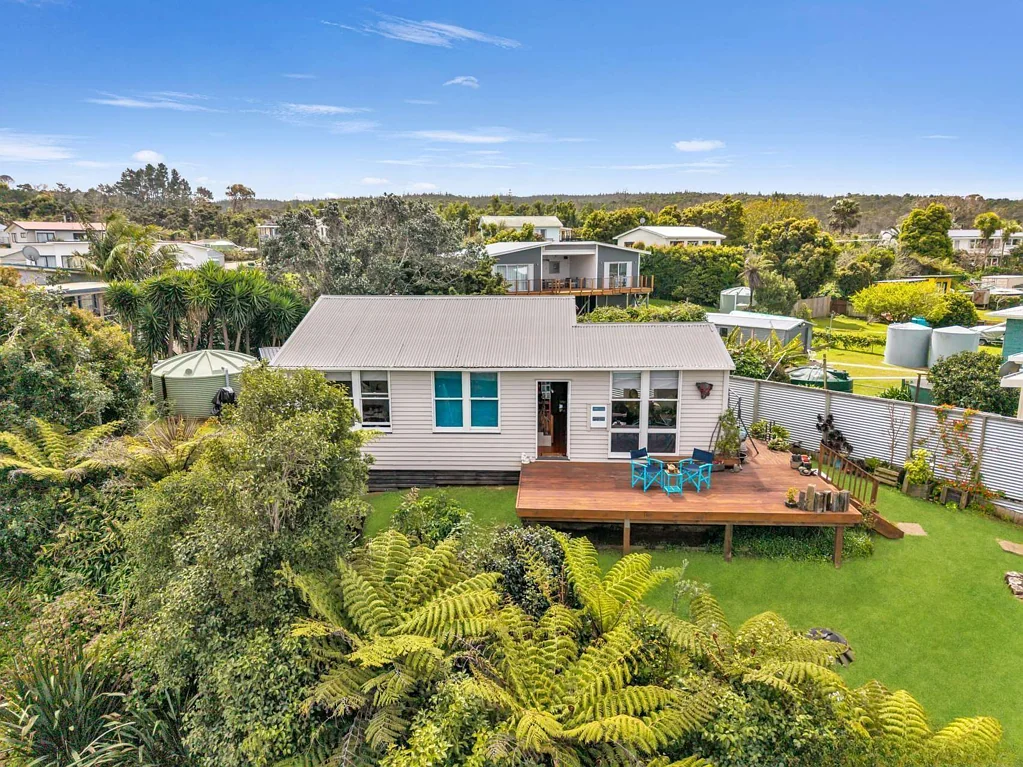 Tinopai 2房  Kaipara Harbour Views, Sunshine and Simple Joy