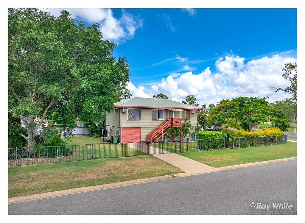 3 Bedroom Home Offering Comfort and Outdoor Bliss!